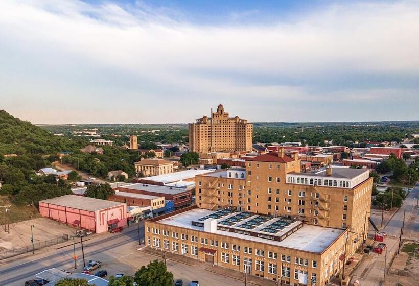 בית מלון כפרי The Crazy Water