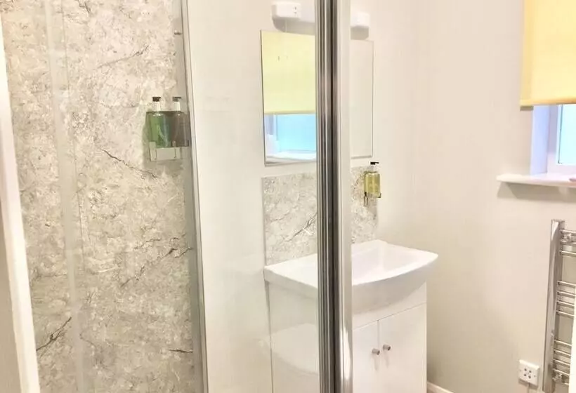 Pinewood Cottage Deluxe Self Catering Apartments