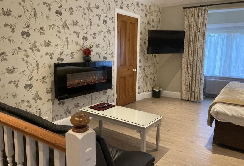 Pinewood Cottage Deluxe Self Catering Apartments