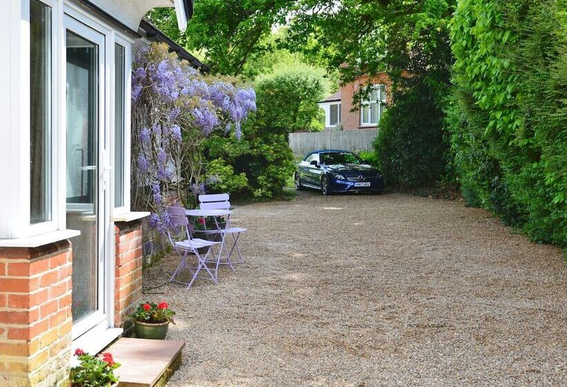 Pinewood Cottage Deluxe Self Catering Apartments