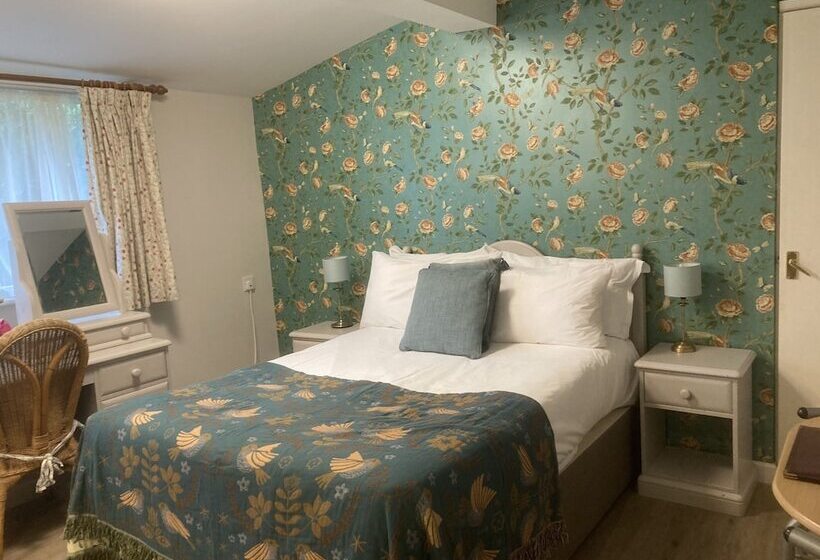 Pinewood Cottage Deluxe Self Catering Apartments