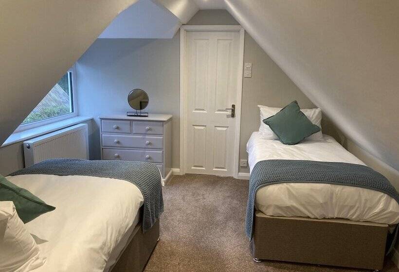 Pinewood Cottage Deluxe Self Catering Apartments