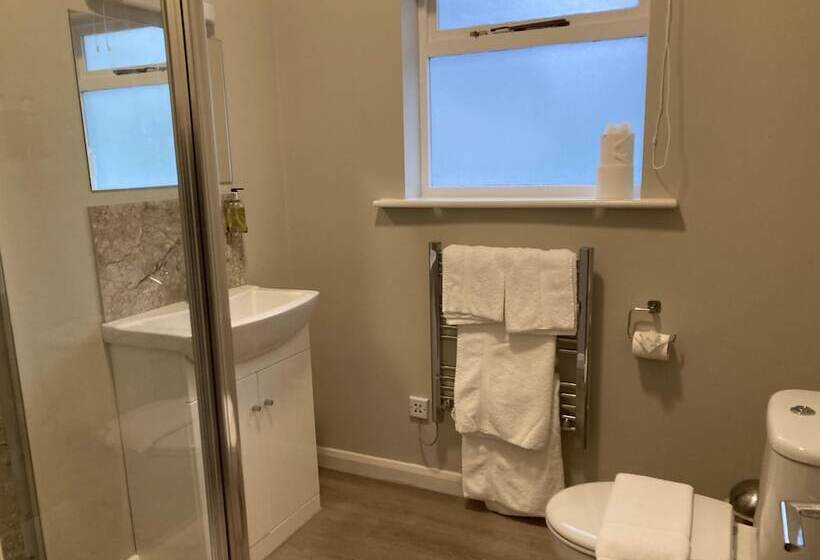 Pinewood Cottage Deluxe Self Catering Apartments