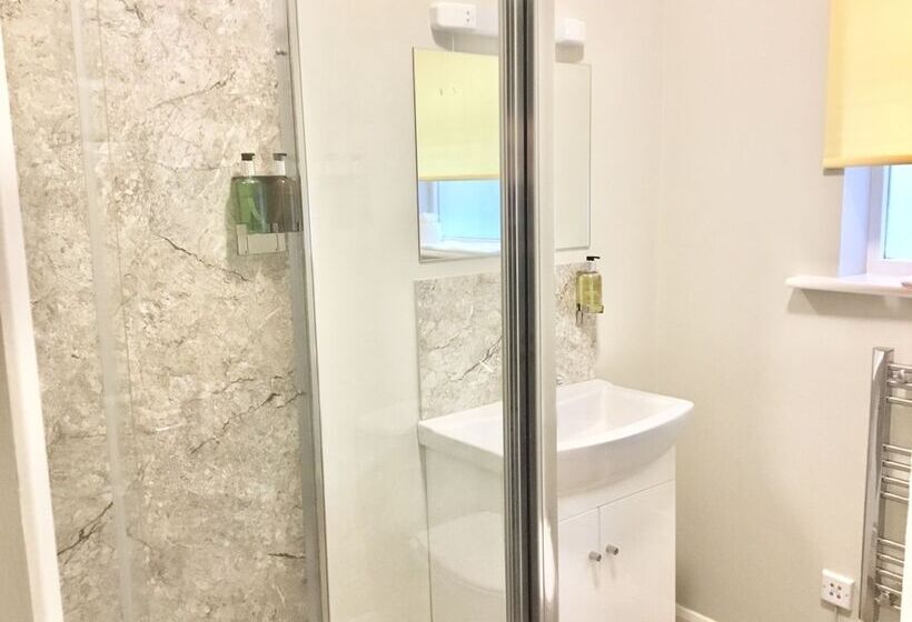 Pinewood Cottage Deluxe Self Catering Apartments