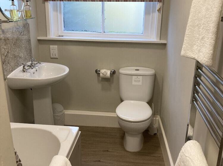 Pinewood Cottage Deluxe Self Catering Apartments