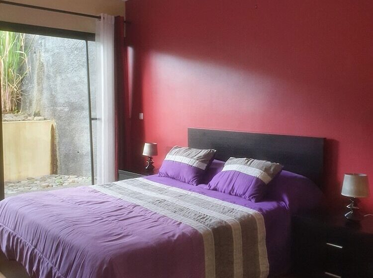 اقامتگاه Ocean View Villa With Private Outdoor Heated Pool