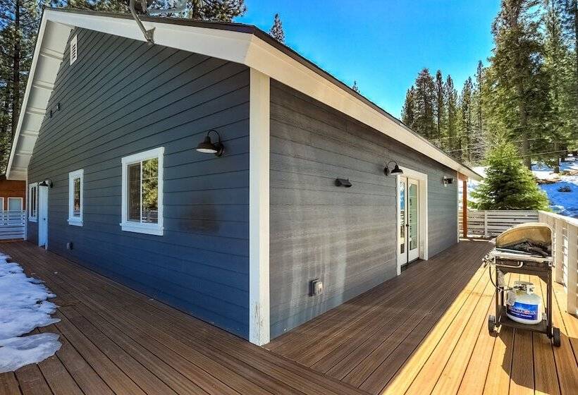 Amachen Cabin Pet & Family Friendly Woof Woof!