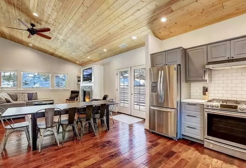 Amachen Cabin   Pet & Family Friendly   Woof Woof!