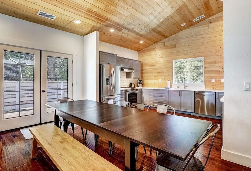 Amachen Cabin Pet & Family Friendly Woof Woof!