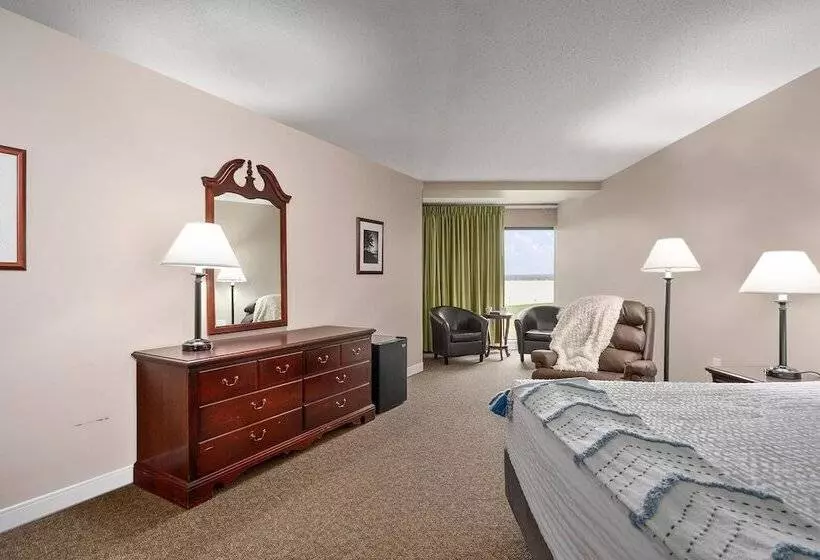 Majatalo Center Parlor Room At Sandy Cove