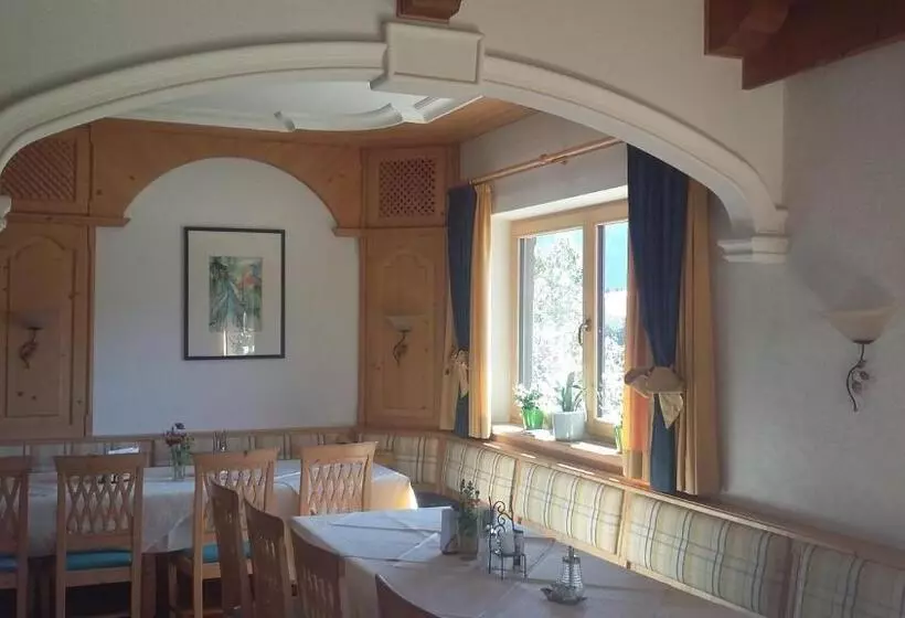 Bed and Breakfast Pension Sunnbichl