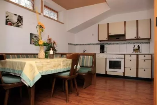 Hotelli Bettina's Ferienhaus Und Ferienwohnung Romana