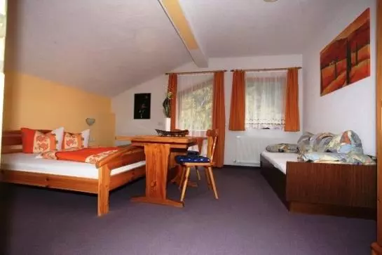 Hotelli Bettina's Ferienhaus Und Ferienwohnung Romana