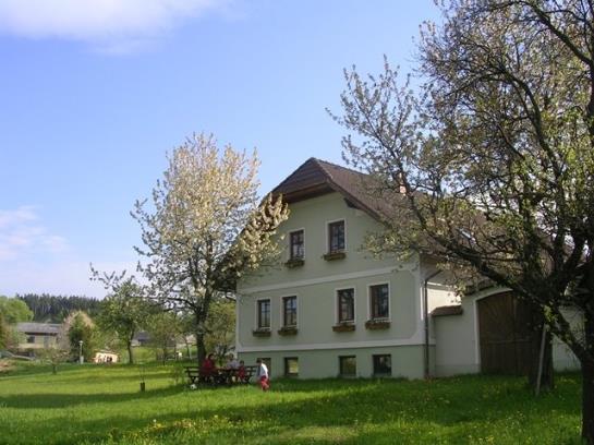 Отель Biohof Mayerhofer