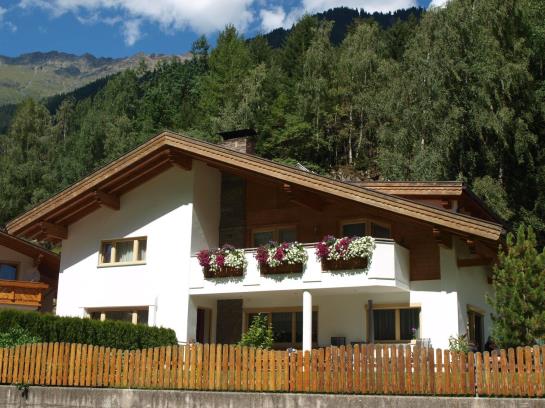 Hotelli Ferienwohnung Eiter Fridolin