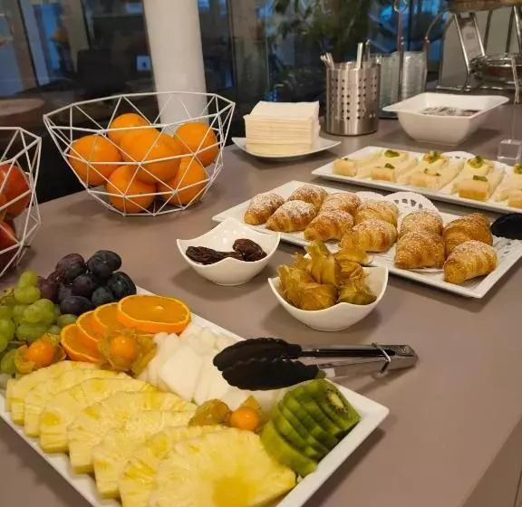 ホテル Garni Colora