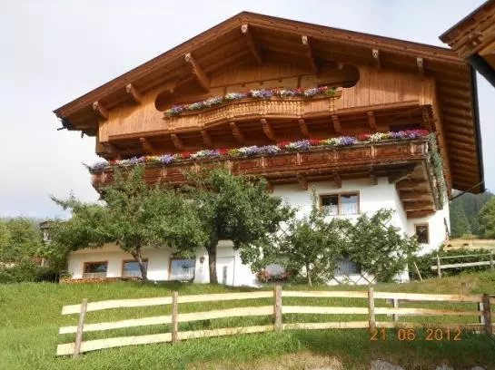 پانسیون Gästehaus Hörbiger