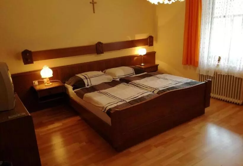 Отель Gasthof Kirchenwirt