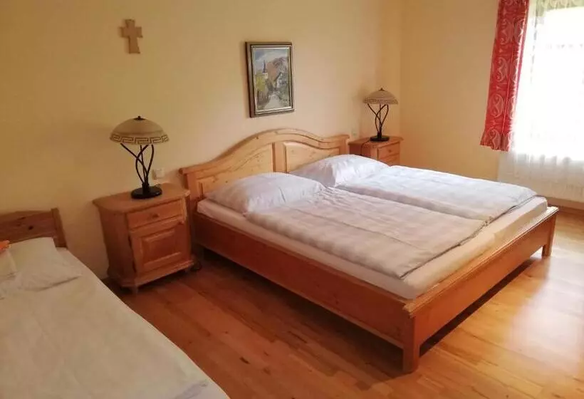 Отель Gasthof Kirchenwirt