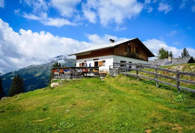 ホテル Haus Hochzeigerblick