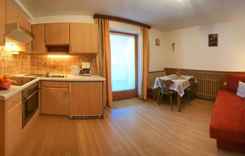 ホテル Haus Hochzeigerblick