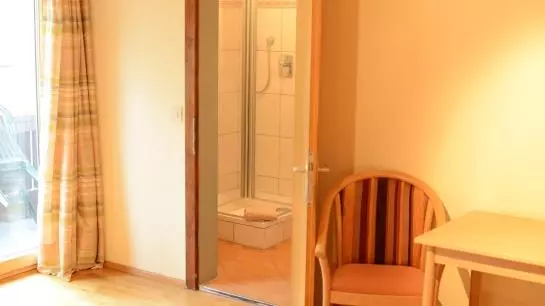 Majatalo Haus Vroni - Gästehaus Gugger