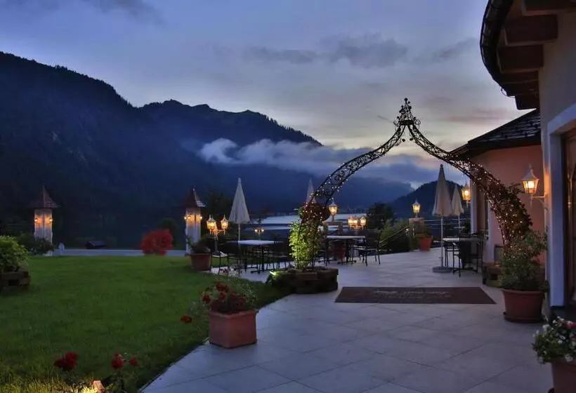 Отель Romantik Resort & Spa Der Laterndl Hof