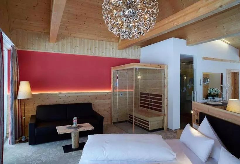 Отель Romantik Resort & Spa Der Laterndl Hof