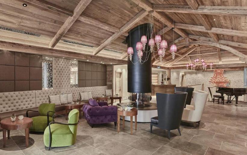 ホテル Wellnessresidenz Alpenrose