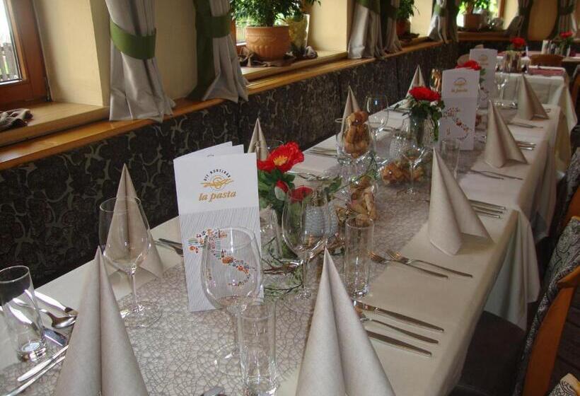 La Pasta Hotel Restaurant