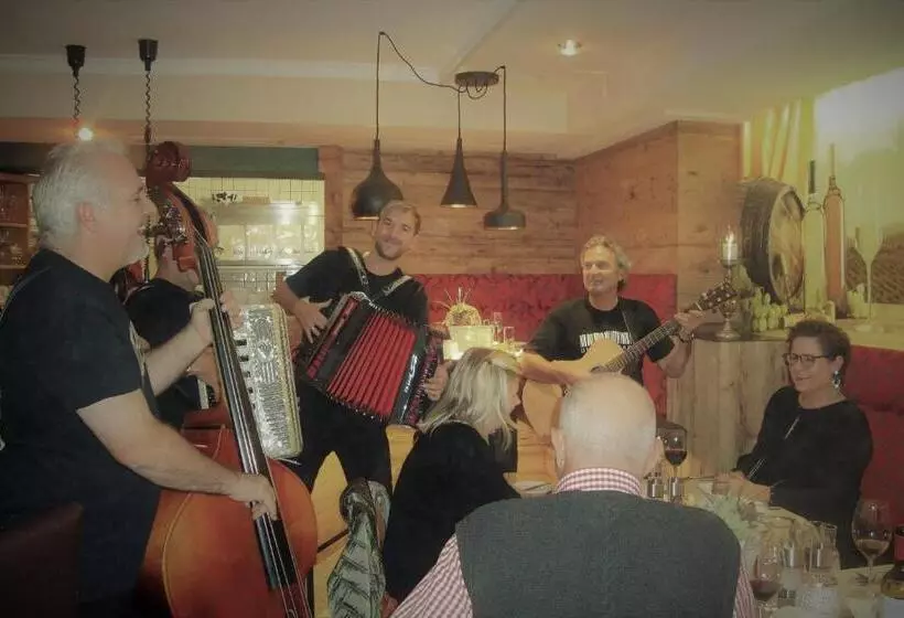 La Pasta Hotel Restaurant