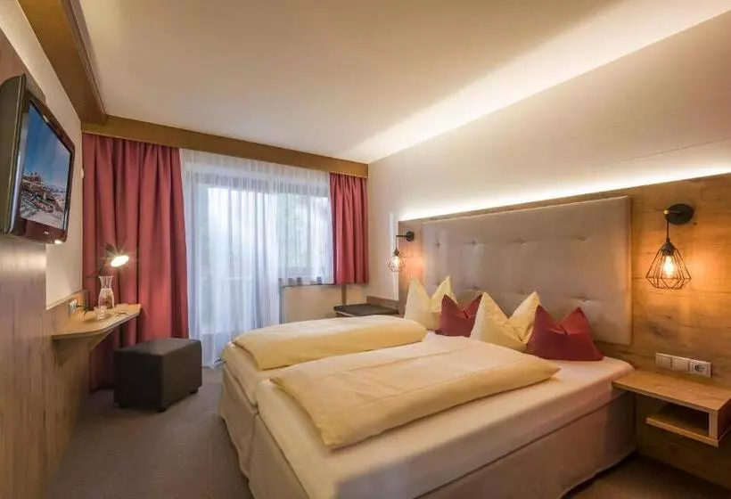 La Pasta Hotel Restaurant