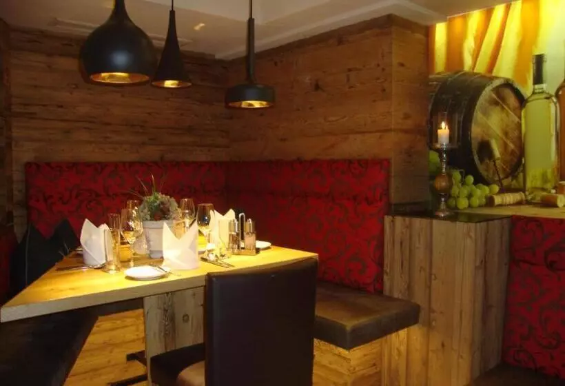 La Pasta Hotel Restaurant