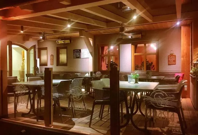 La Pasta Hotel Restaurant