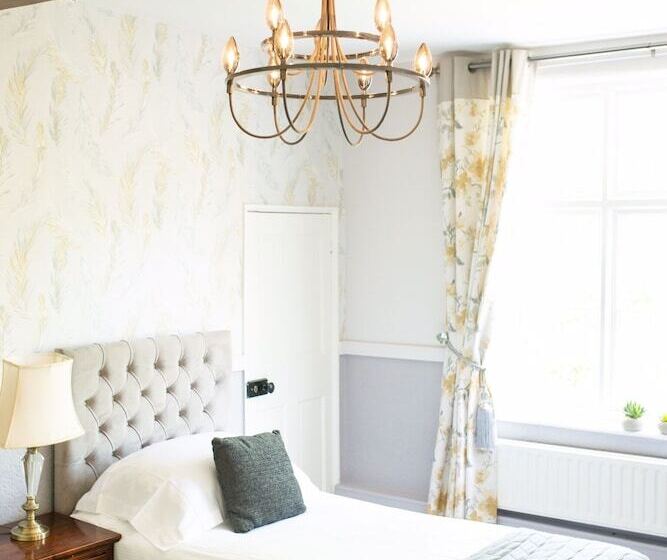 مبيت وإفطار The Cheney Arms