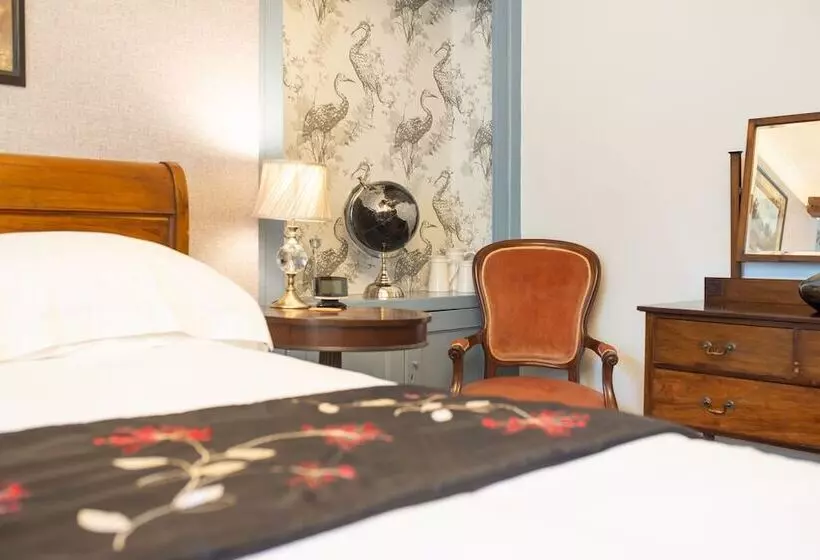 تختخواب و صبحانه The Cheney Arms