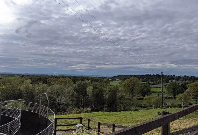 Captivating 1 Bed Log Cabin In Shrewsbury