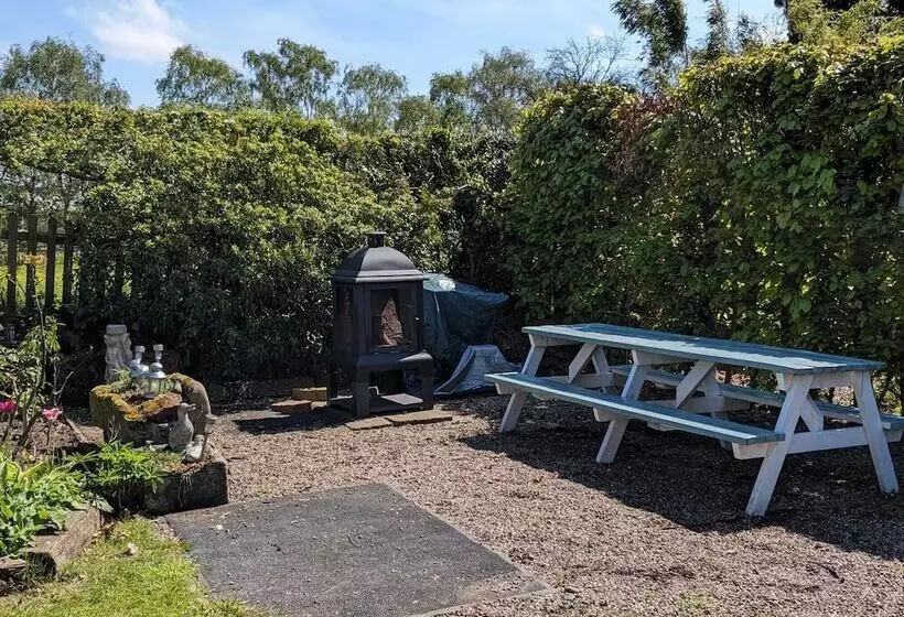Captivating 1 Bed Log Cabin In Shrewsbury