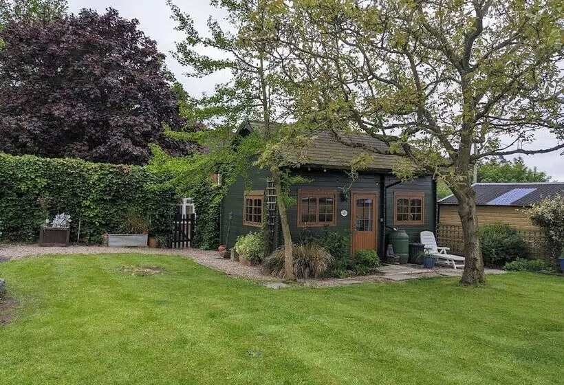 Captivating 1 Bed Log Cabin In Shrewsbury