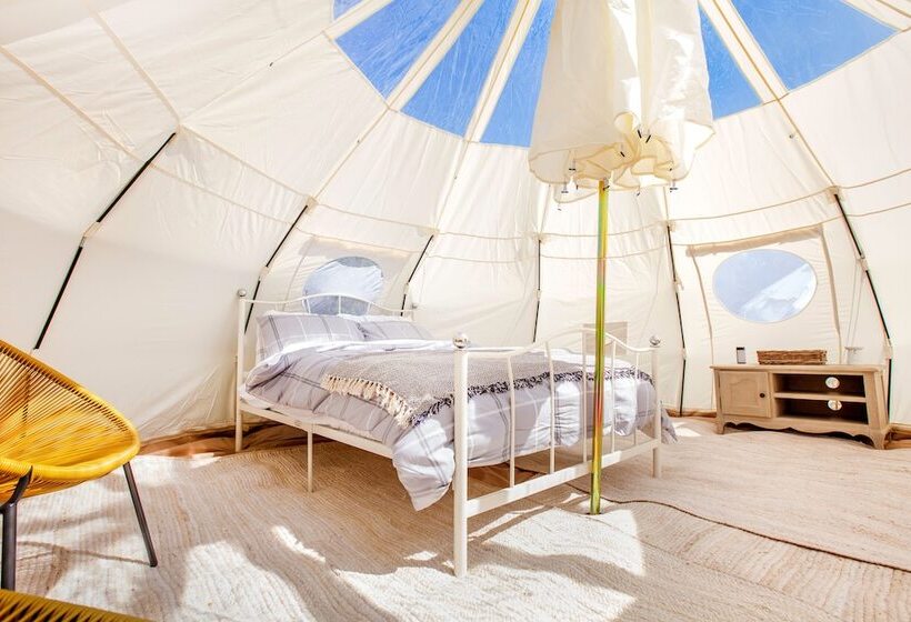 ホテル Stunning 1 Bed Star Gazing Bell Tent Loughborough