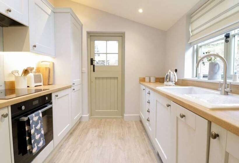 Lovely 2 Bed Cottage In Blaenau Ffestiniog