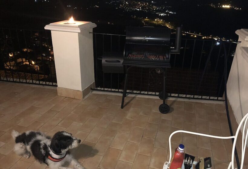 Резиденция Large Medieval House In National Park, Super View