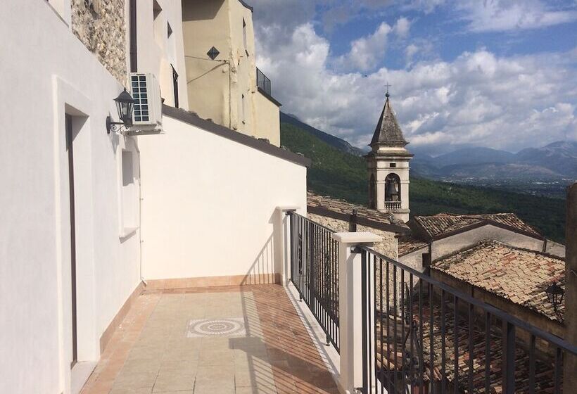 Резиденция Large Medieval House In National Park, Super View