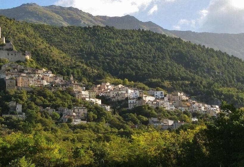 Резиденция Large Medieval House In National Park, Super View