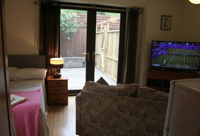 The Nook Farm Park Stay With Hot Tub, Bbq & Fire Pit