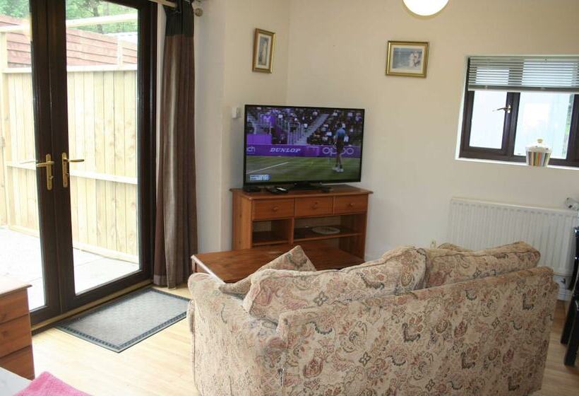 The Nook Farm Park Stay With Hot Tub, Bbq & Fire Pit