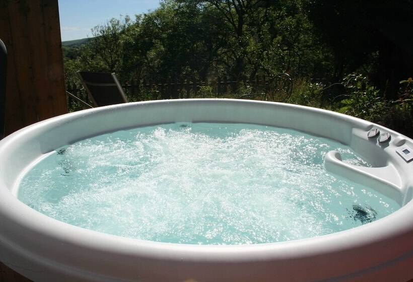 The Nook Farm Park Stay With Hot Tub, Bbq & Fire Pit