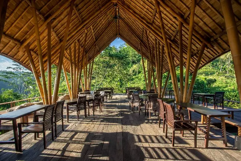 Hotelli Buahan, A Banyan Tree Escape
