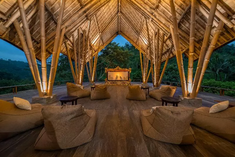 Hotelli Buahan, A Banyan Tree Escape