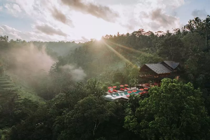 Hotelli Buahan, A Banyan Tree Escape